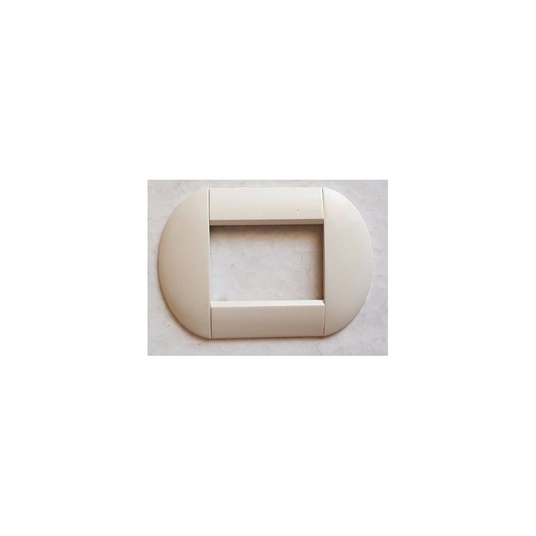 foto del prodotto trade shop placca placche placchette compatibili living international light bombate bticino beige 3 fori 