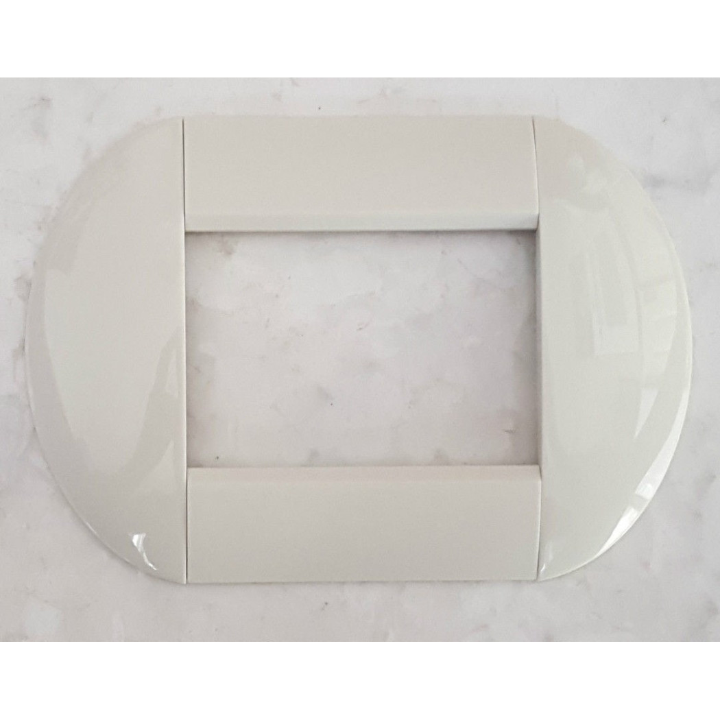 foto del prodotto trade shop placca placche placchette compatibili living international light bombate bticino bianco 4 fori 