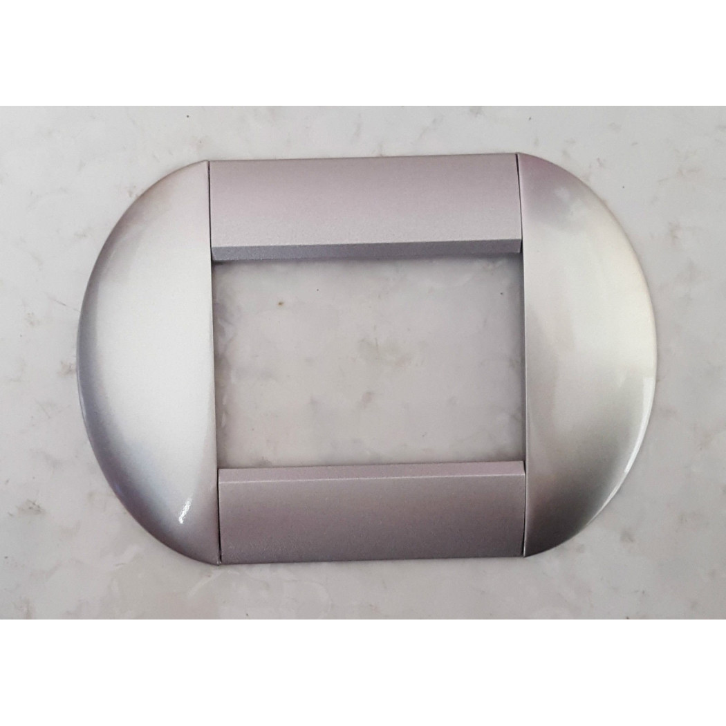 foto del prodotto trade shop placca placche placchette compatibili living international light bombate bticino cromo satinato 3 fori 