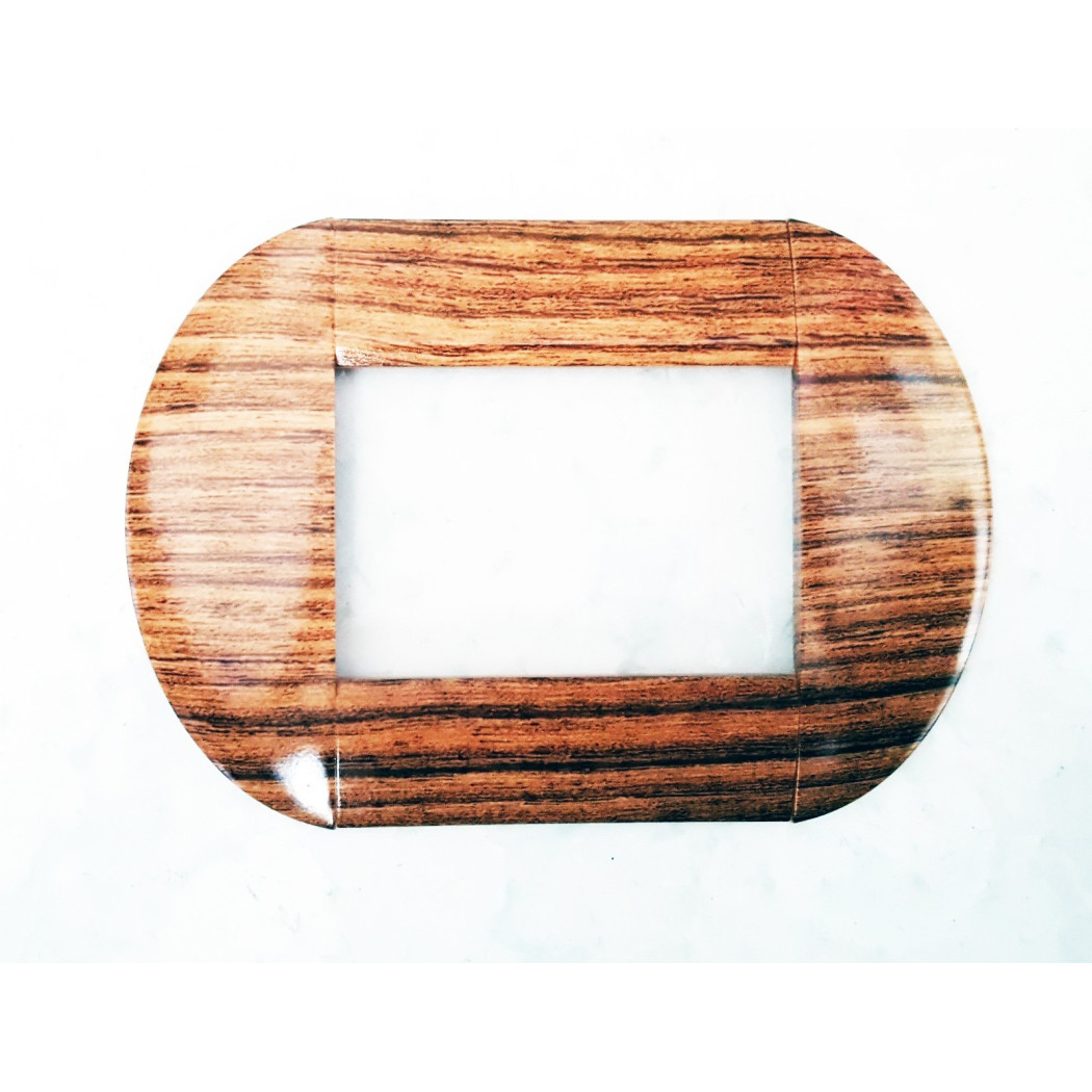 foto del prodotto trade shop placca placche placchette compatibili living international light bombate bticino legno chiaro 3 fori 