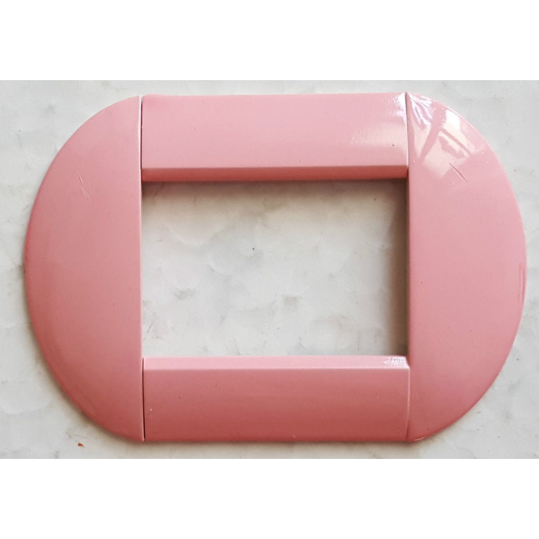 foto del prodotto trade shop placca placche placchette compatibili living international light bombate bticino rosa 3 fori 