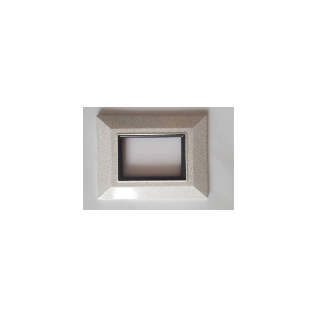 foto del prodotto trade shop placca placchetta placchette compatibili per serie axolute bticino colorate sq bianco opaco 4 fori 