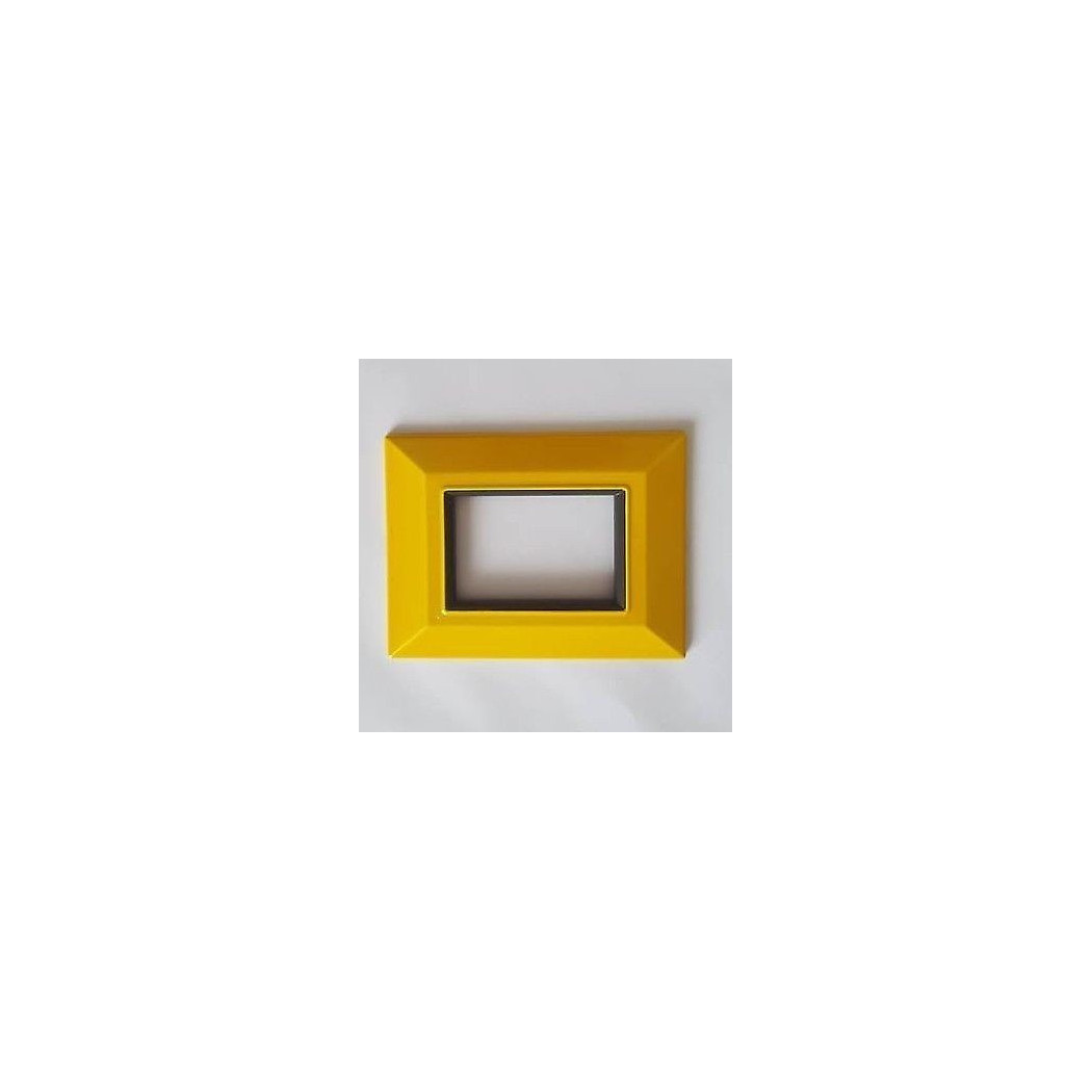 foto del prodotto trade shop placca placchetta placchette compatibili per serie axolute bticino colorate sq giallo 7 fori 