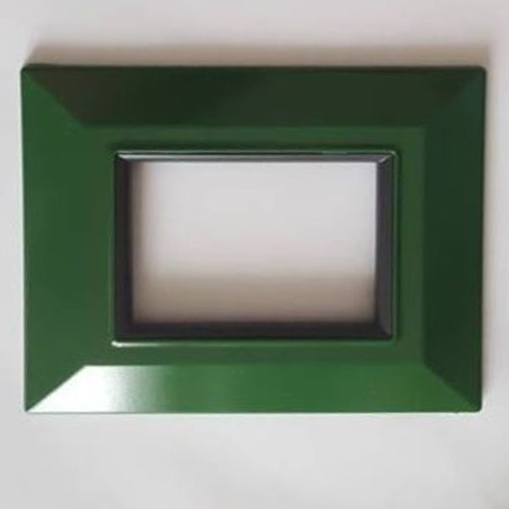 foto del prodotto trade shop placca placchetta placchette compatibili per serie axolute bticino colorate sq verde 3 fori 