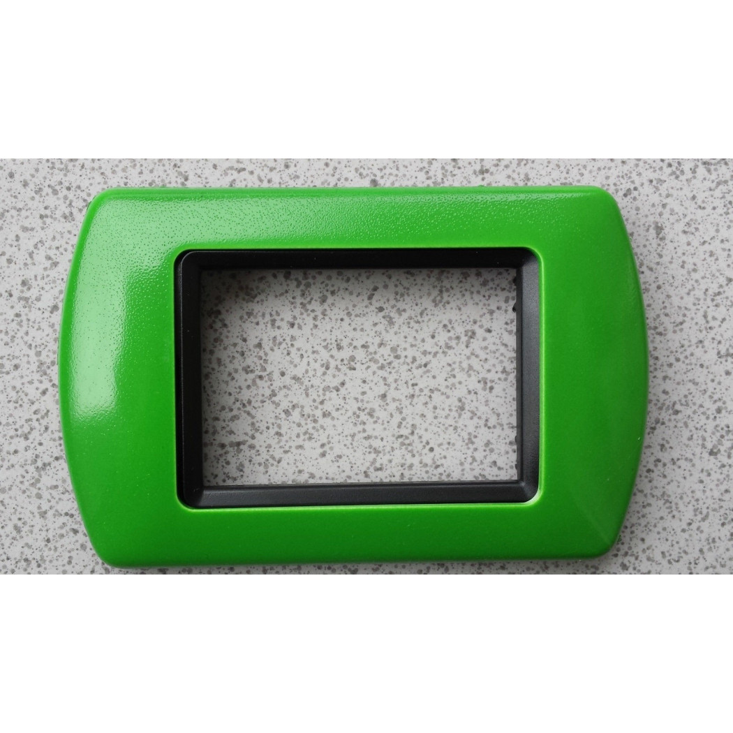foto del prodotto trade shop placchette placche in abs compatibili per serie living international placca verde 4 fori 