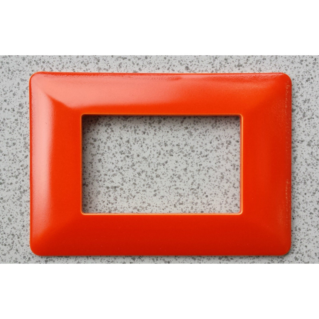 foto del prodotto trade shop placchette placche in abs per serie matix bticino compatibile 3 4 6 moduli color arancione 3 fori 