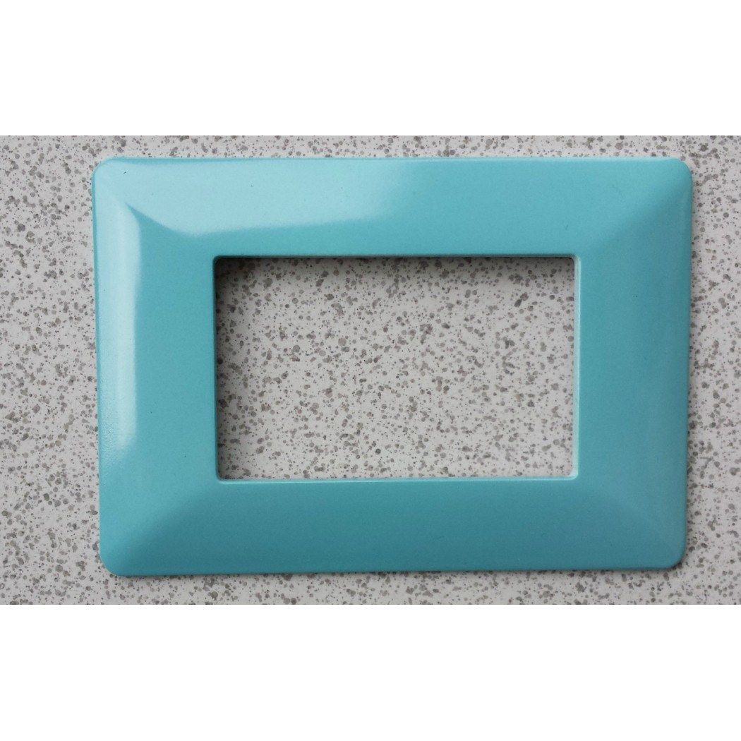 foto del prodotto trade shop placchette placche in abs per serie matix bticino compatibile 3 4 6 moduli color azzurro 6 fori 