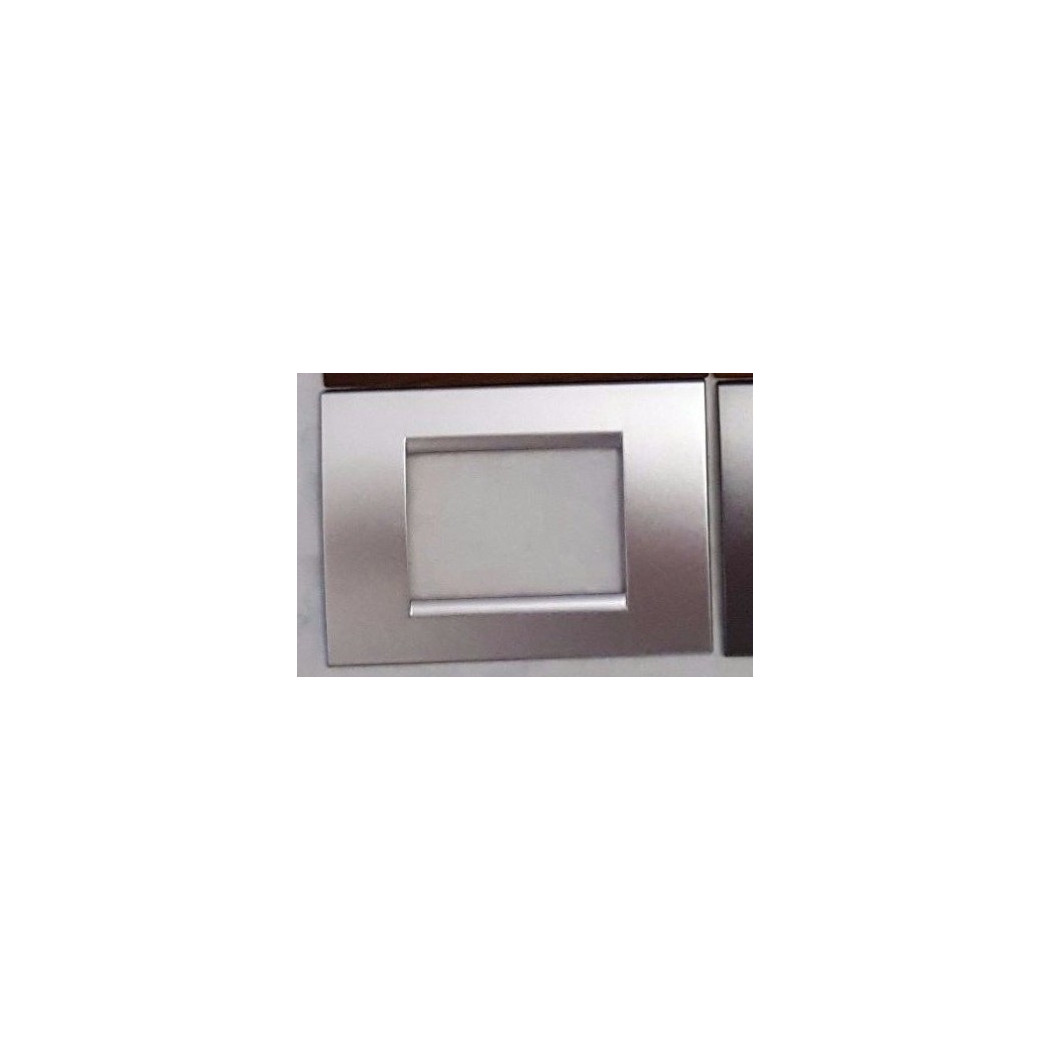 foto del prodotto trade shop placchette placche in abs per serie matix bticino compatibile 3 4 6 moduli color cromo 4 fori 