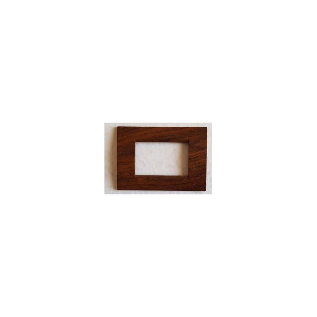 foto del prodotto trade shop placchette placche in abs per serie matix bticino compatibile 3 4 6 moduli color radica di noce 4 fori 