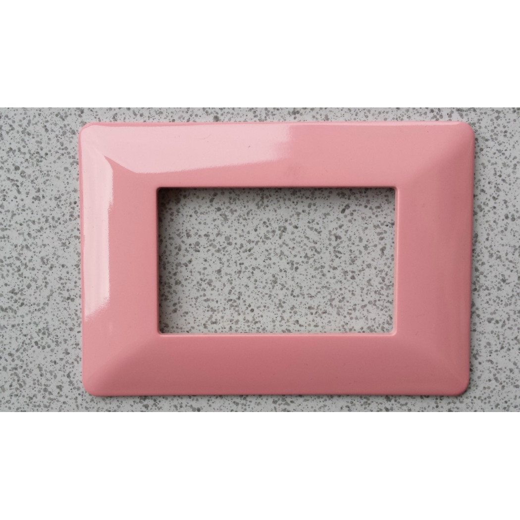 foto del prodotto trade shop placchette placche in abs per serie matix bticino compatibile 3 4 6 moduli color rosa 4 fori 