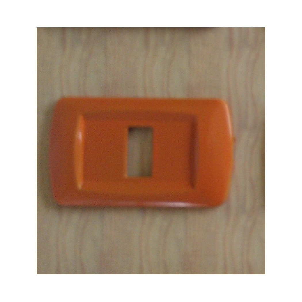 foto del prodotto trade shop placchette placche in abs serie magic bticino compatibili placca copriprese fori arancione 4 fori 