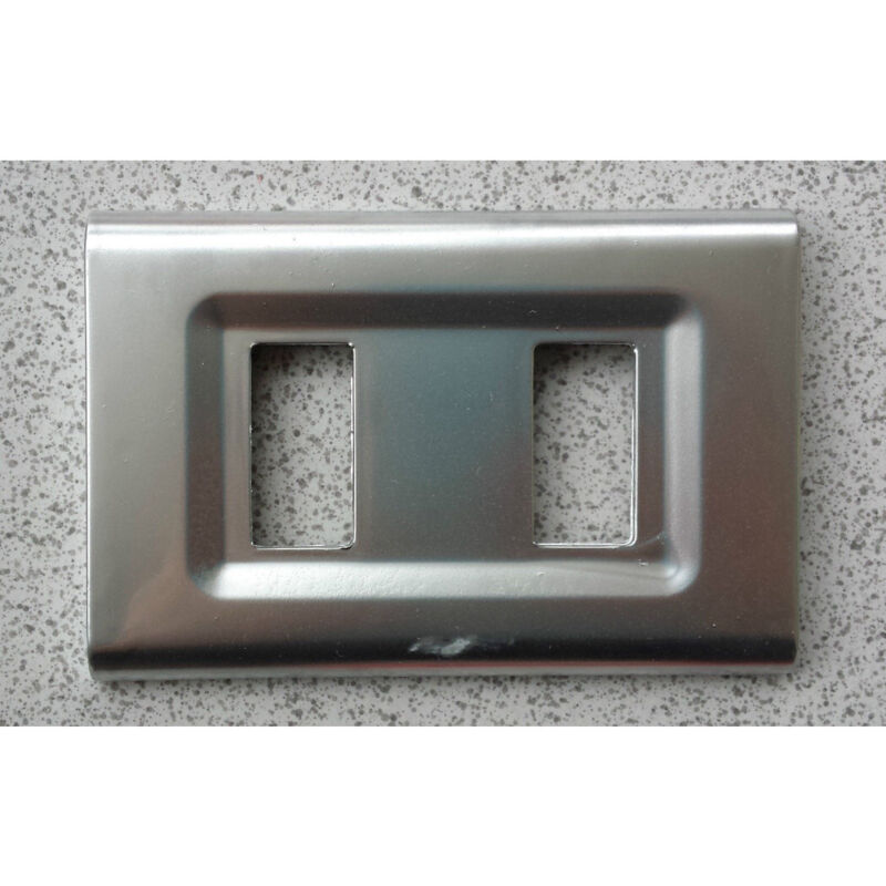 foto del prodotto trade shop placchette placche in abs serie magic elite bticino compatibili color copriprese argetno lucido 3 fori 