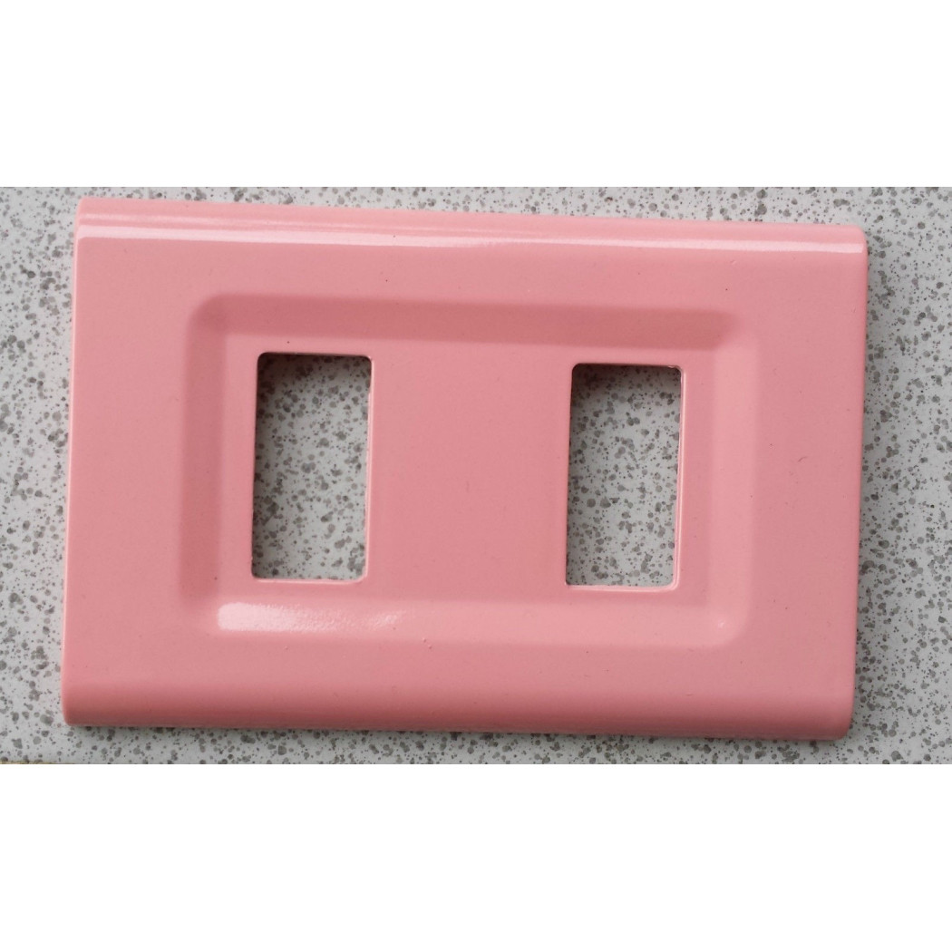 foto del prodotto trade shop placchette placche in abs serie magic elite bticino compatibili color copriprese rosa 2 fori 