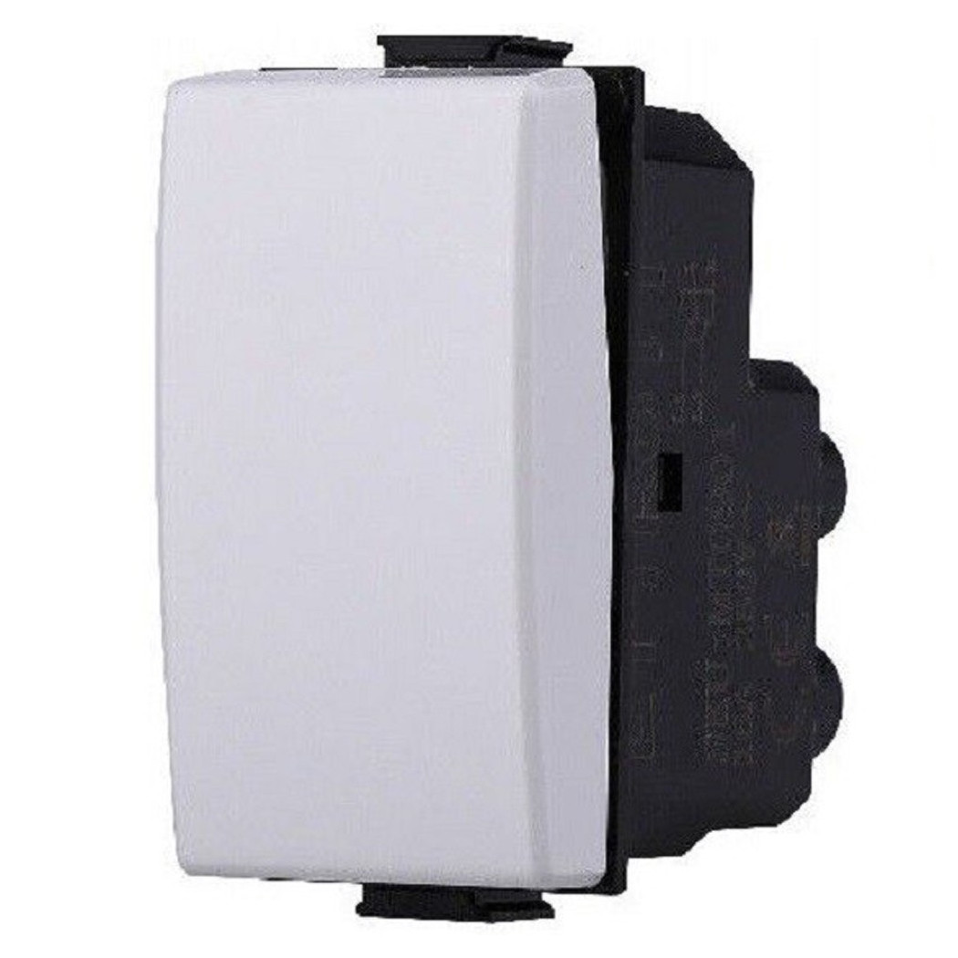 foto del prodotto trade shop serie bticino frutti matix compatibile presa schuko lan pulsante deviatore usb deviatore 1p 16a