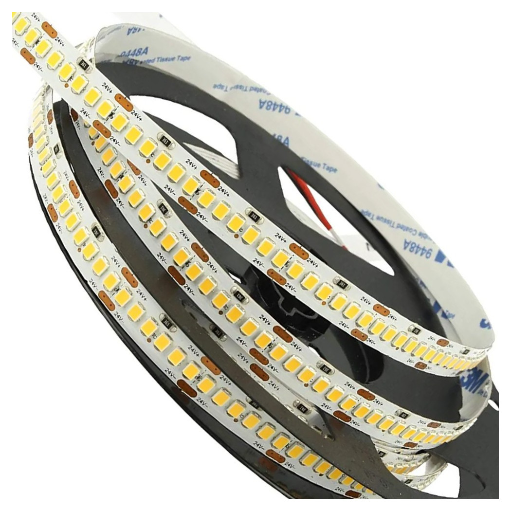 foto del prodotto trade shop striscia led 5mt 1200 led 2835 ip65 interni esterno luce calda naturale fredda bianco naturale 