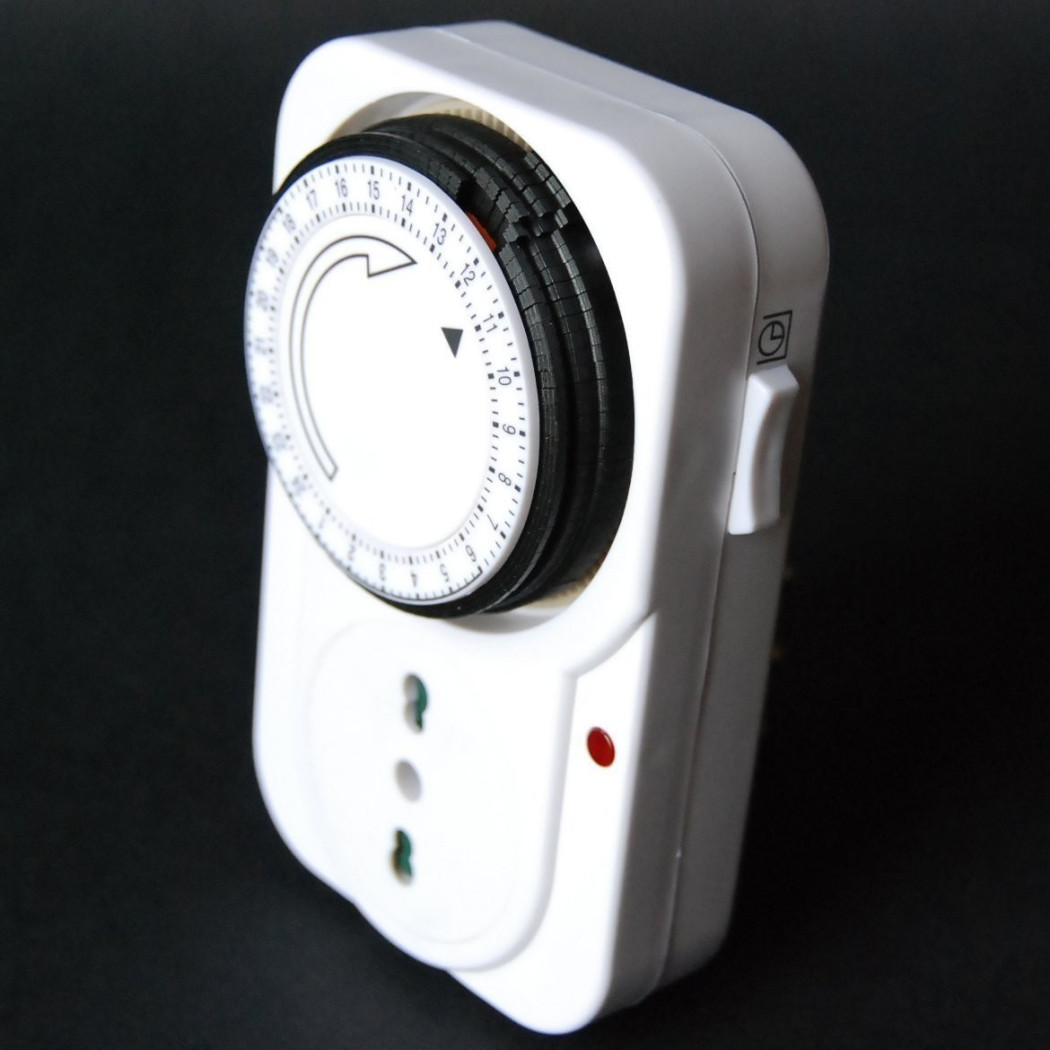 foto del prodotto trade shop timer programmatore meccanico analogico giornaliero con presa bipasso 16a 24 ore 