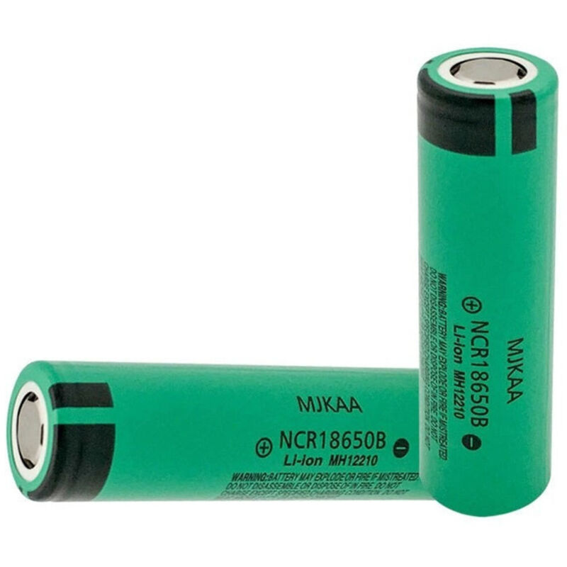 foto del prodotto trade shop traesio 2 batterie pile batteria ricaricabile ioni di litio 8800mah 3.7v torce led 
