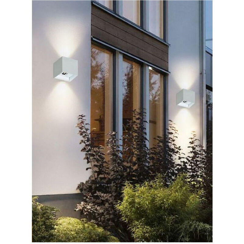 foto del prodotto trade shop traesio applique da parete 52 led 22 w per esterno doppia emissione luminosa ip65 es66 b bianco naturale 