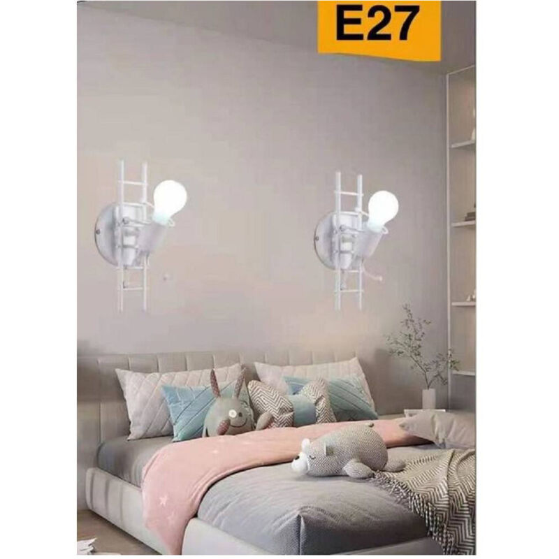 foto del prodotto trade shop traesio applique da parete decorativo forma omino sulla scala in metallo attacco e27 aq49 bianco