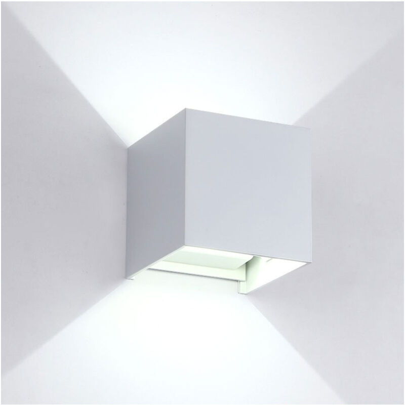 foto del prodotto trade shop traesio applique led cubo bianco lampada da parete 5w 750lmn luce regolabile updown ip65 bianco freddo 
