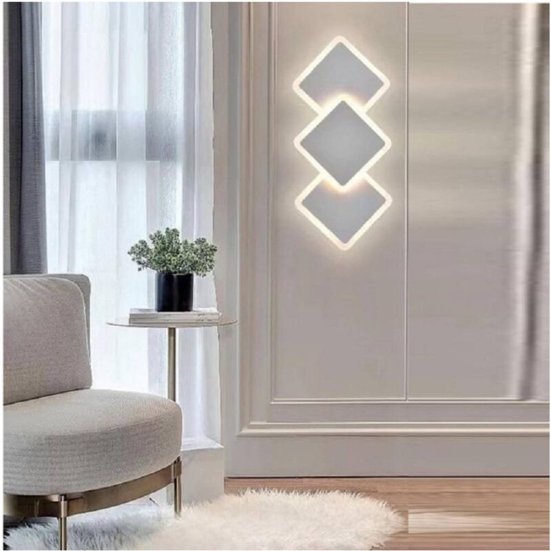foto del prodotto trade shop traesio applique moderno triplo rombi a led 14w da parete 3 colorazioni di luce aq31 b3c 