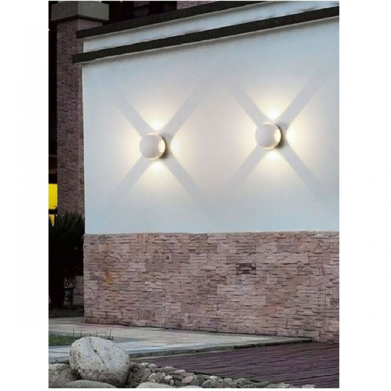 foto del prodotto trade shop traesio applique muro a sfera 4 fasci di luce esterno bianco luce 3000k 6000k 4000k es58 bianco naturale 