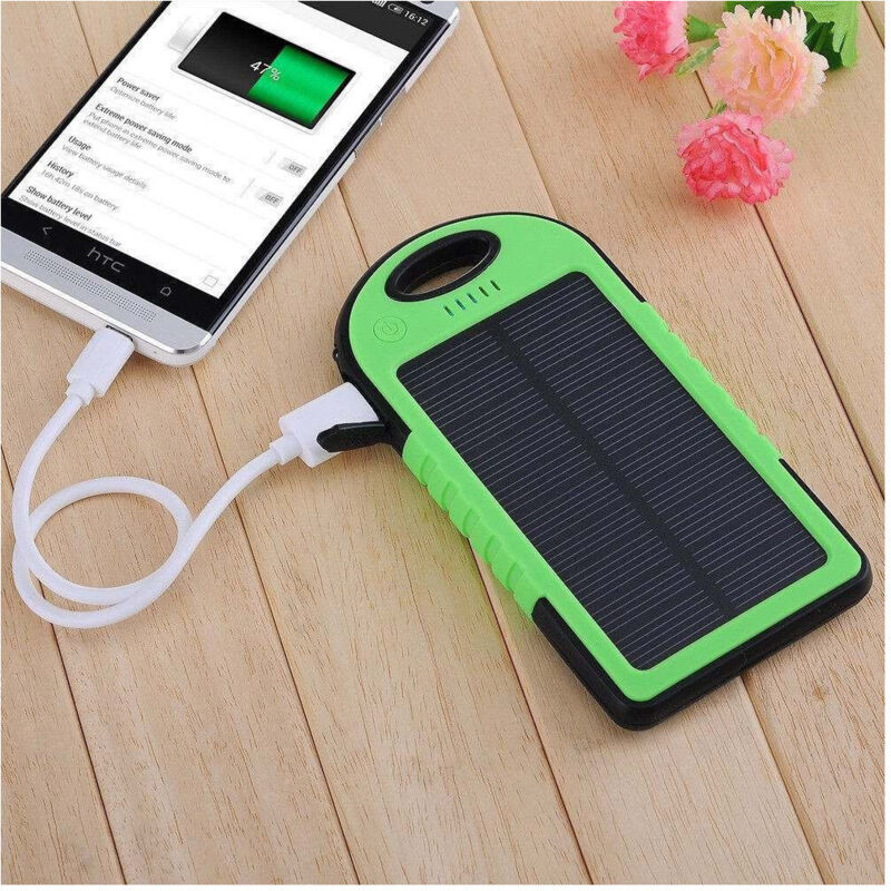foto del prodotto trade shop traesio - batteria esterna powerbank solare 5000mah caricatore smartphone tablet gancio -