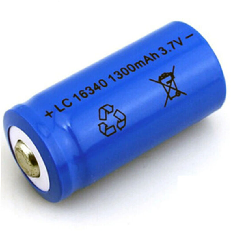 foto del prodotto trade shop traesio batteria lc 16340 cr 123a pila ricaricabile a litio 1300 mah 3,7v per softair 