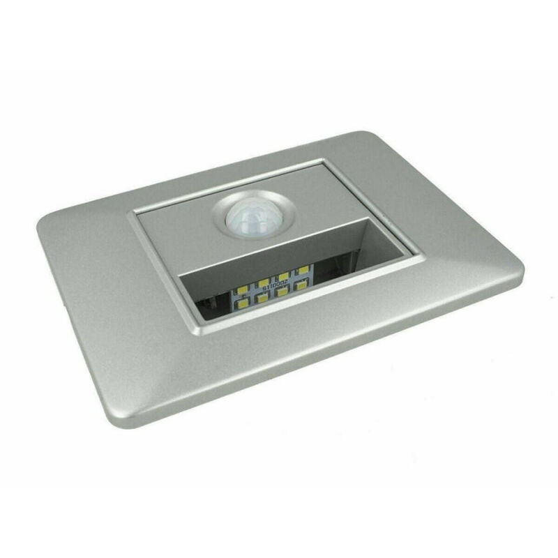 foto del prodotto trade shop traesio faretto segnapasso a led per scatola 503 con sensore movimento luce fredda 6500k argento