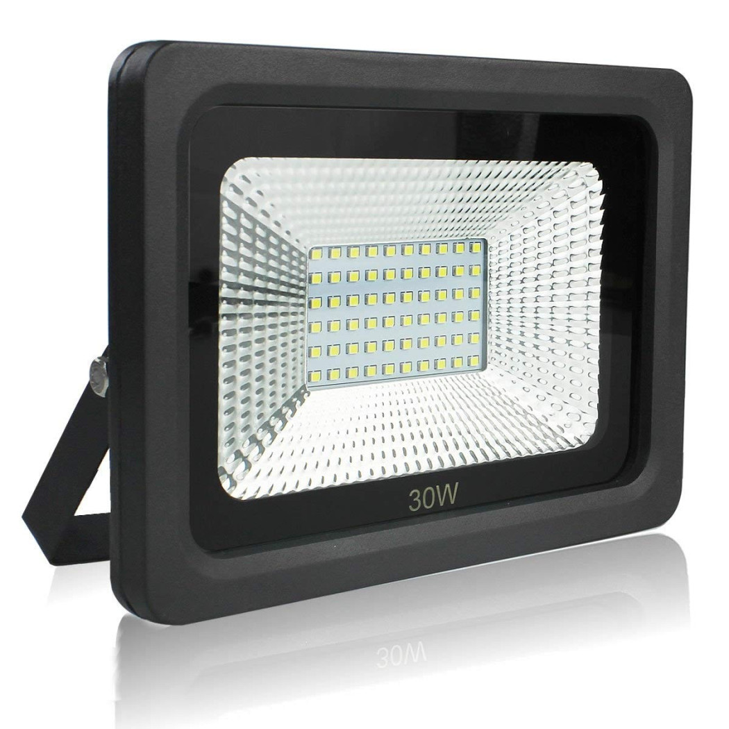 foto del prodotto trade shop traesio faro faretto proiettore a led per da esterno ip65 luce fredda calda 30 50 100 w bianco freddo 30 watt