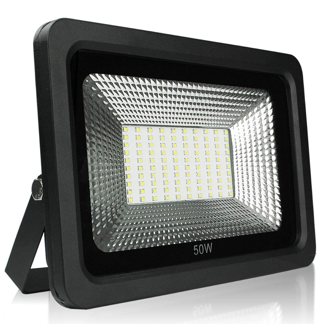 foto del prodotto trade shop traesio faro faretto proiettore a led per da esterno ip65 luce fredda calda 30 50 100 w bianco freddo 50 watt