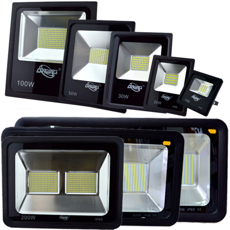foto del prodotto trade shop traesio faro led faretto super luminoso luce bianca impermeabile per esterno slim ip66 20 watt
