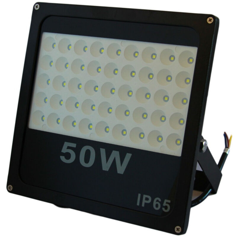 foto del prodotto trade shop traesio faro proiettore led per esterno a aperto 10 30 50w slim spot luce a led smd ip65 50 watt