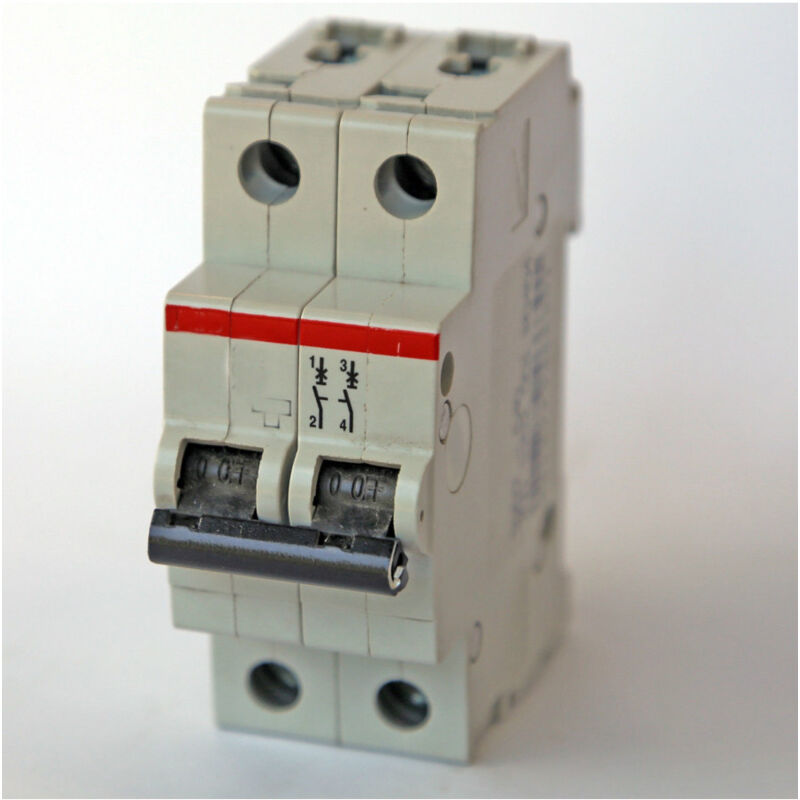 foto del prodotto trade shop traesio interruttore automatico magnetotermico 2 modulo din 16a per quadro elettrico 