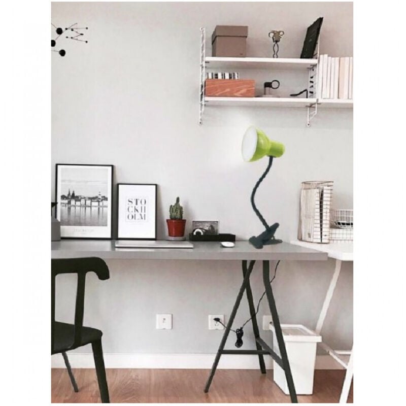 foto del prodotto trade shop traesio lampada snodabile da scrivania luce tavolo braccio flessibile orientabile pinza verde