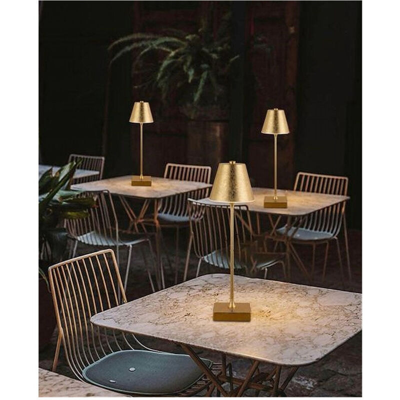 foto del prodotto trade shop traesio - lampada tavolo ricaricabile usb 10 watt 3 colorazione di luce vari colori d27-3c - oro