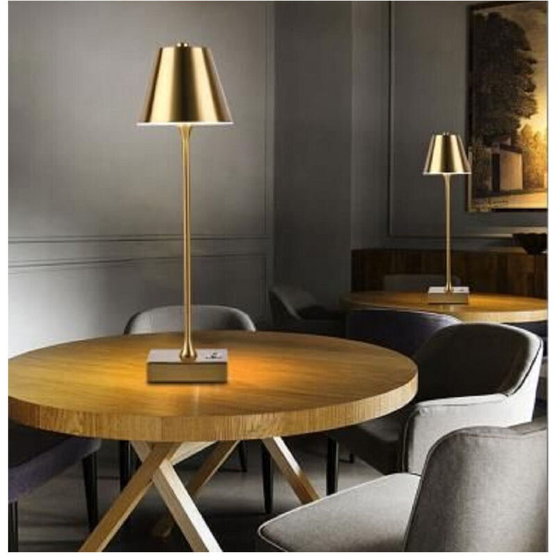 foto del prodotto trade shop traesio - lampada tavolo ricaricabile usb 10 watt 3 colorazione di luce vari colori d27-3c - rame