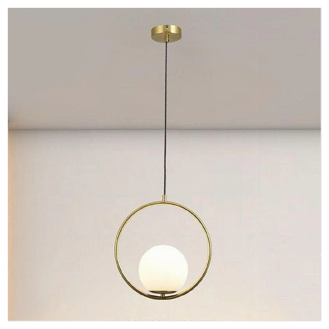 foto del prodotto trade shop traesio lampadario a sospensione cerchio metallo con sfera vetro bianco attacco e27 oro 32811 