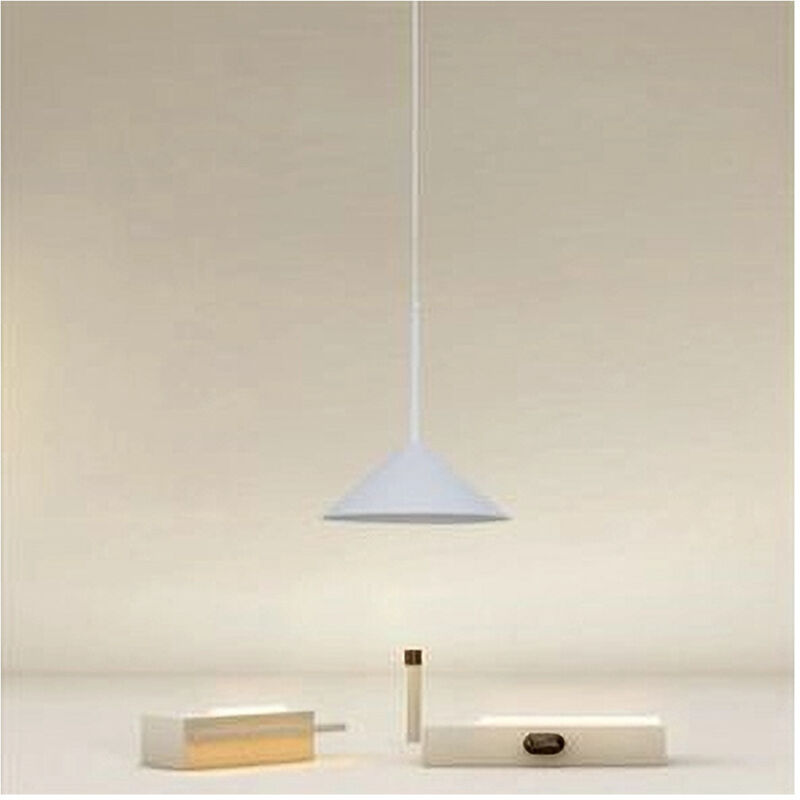 foto del prodotto trade shop traesio lampadario a sospensione moderno con paralume triangolare in ferro bianco e27 33856 
