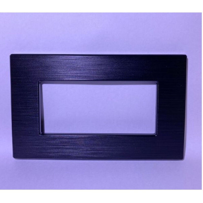 foto del prodotto trade shop traesio placca dynamic 3 4 6 m tecnopolimero satinato nero compatibile bticino axolute 4 fori 