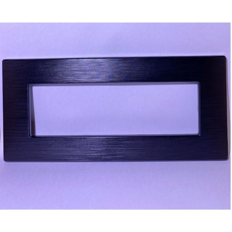 foto del prodotto trade shop traesio placca dynamic 3 4 6 m tecnopolimero satinato nero compatibile bticino axolute 6 fori 