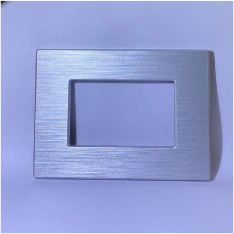 foto del prodotto trade shop traesio placca dynamic 3 4 6m tecnopolimero satinato argento compatibile bticino axolute 3 fori 
