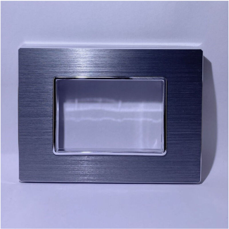 foto del prodotto trade shop traesio placca luxury 3 4 6m in metallo argento ossidato compatibile con bticino axolute 3 fori 