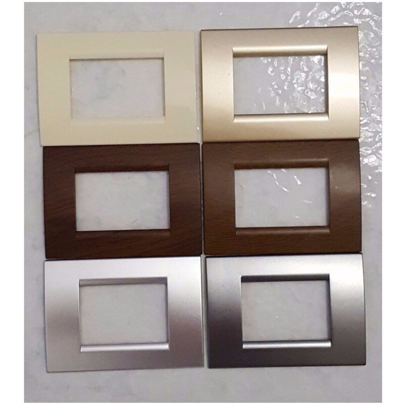 foto del prodotto trade shop traesio placca placche placchete compatibili living light in abs 3 4 7 posti colorate beige 4 fori 