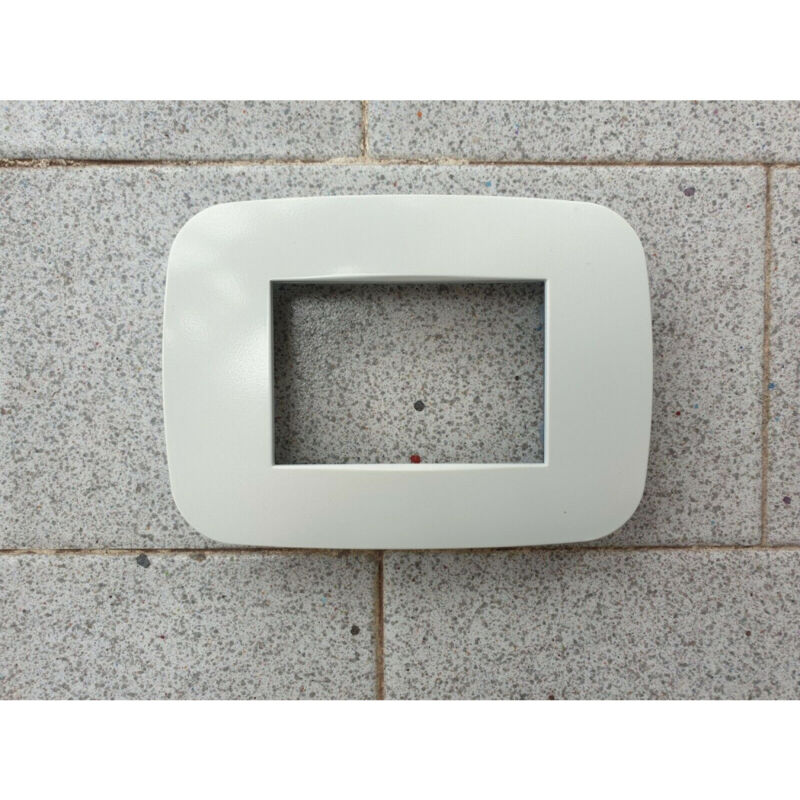 foto del prodotto trade shop traesio placca placchetta placchette compatibili per serie axolute bticino colorate fori grigio 7 fori 