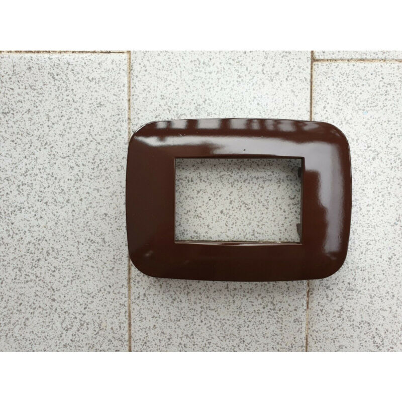 foto del prodotto trade shop traesio placca placchetta placchette compatibili per serie axolute bticino colorate fori marrone 4 fori 