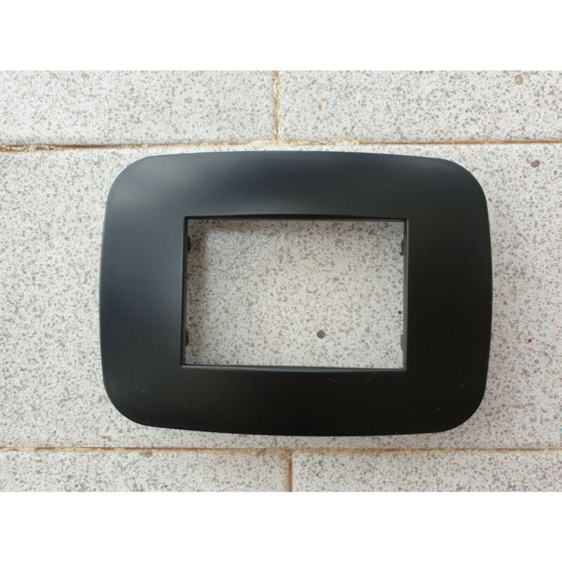 foto del prodotto trade shop traesio - placca placchetta placchette compatibili per serie axolute bticino colorate fori - nero -4 fori -