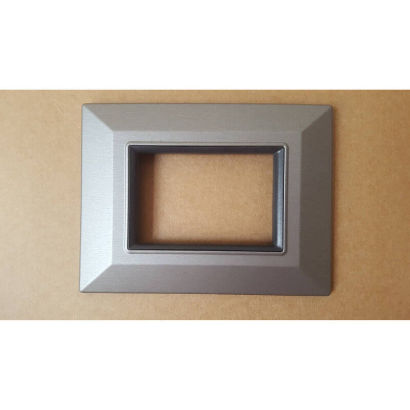 foto del prodotto trade shop traesio placca placchetta placchette compatibili per serie axolute bticino colorate sq cromo 4 fori 