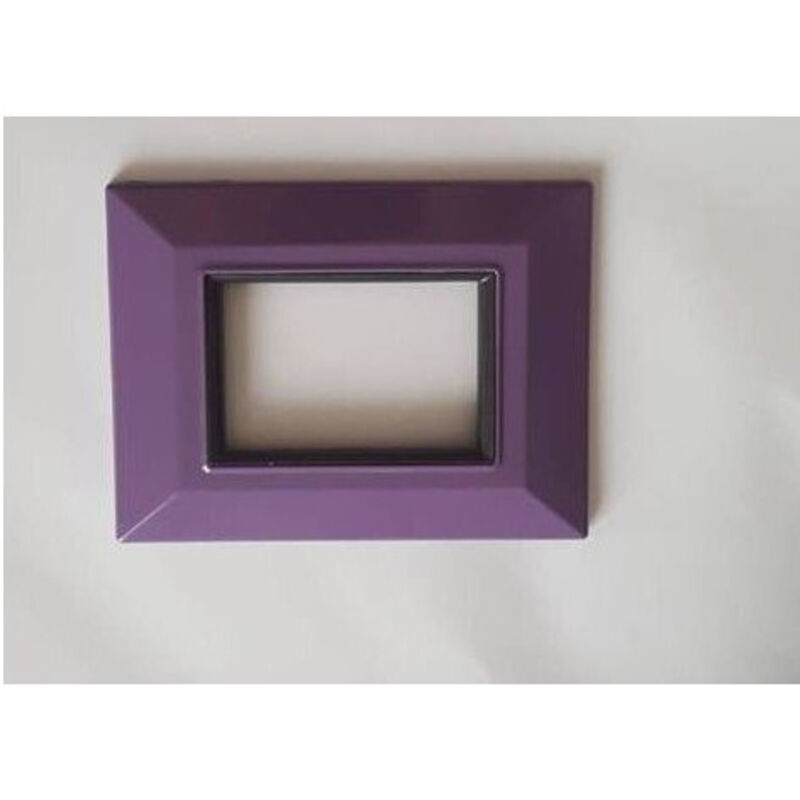 foto del prodotto trade shop traesio placca placchetta placchette compatibili per serie axolute bticino colorate sq viola 3 fori 