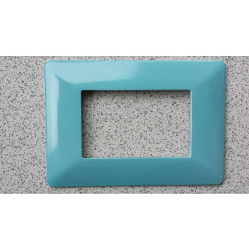foto del prodotto trade shop traesio placchette placche in abs per serie matix bticino compatibile 3 4 6 moduli color azzurro 3 fori 